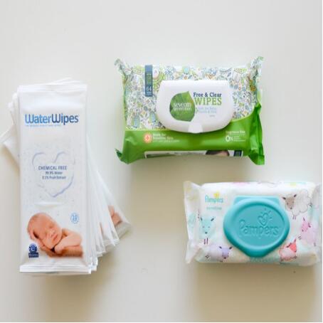 What is the usage of wet wipes?